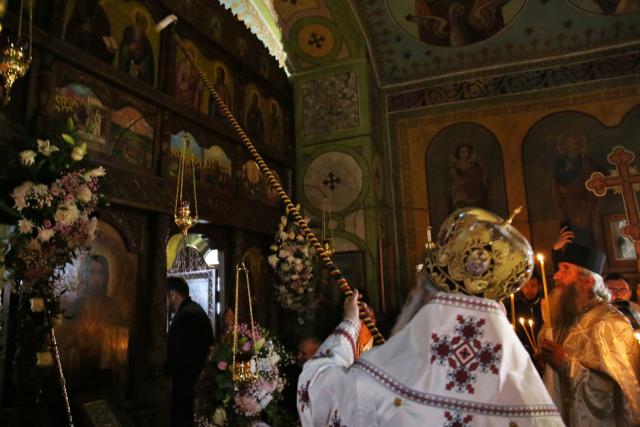 Biserica din Poiana-Deleni a fost resfințită de Mitropolitul Moldovei și Bucovinei