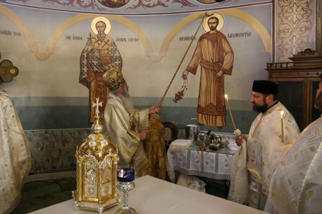 Mitropolitul Moldovei și Bucovinei a sfințit paraclisul Bisericii „Sfinții Trei Ierarhi” din Humulești