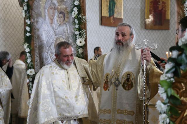 Mitropolitul Moldovei și Bucovinei a sfințit paraclisul Bisericii „Sfinții Trei Ierarhi” din Humulești