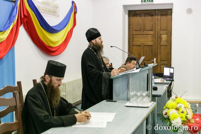 Lucrările Simpozionului dedicat Sfântului Paisie Velicicovschi continuă la Seminarul Teologic de la Mănăstirea Neamț