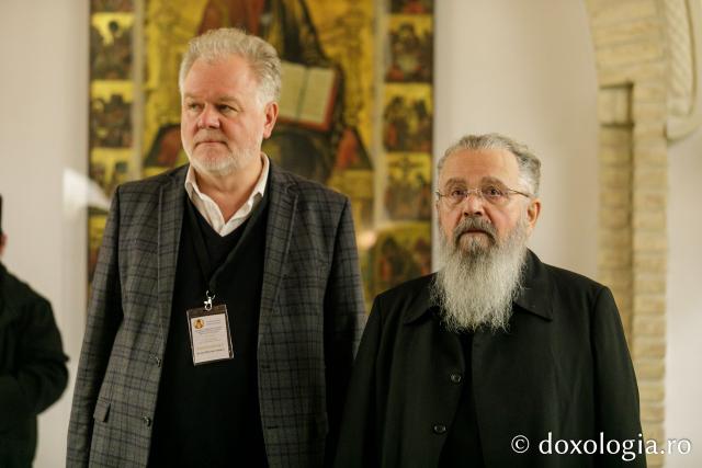 Expoziția de artă sacră „Rugăciune și paisianism” a încheiat Simpozionul Internațional dedicat Sfântului Paisie de la Neamț