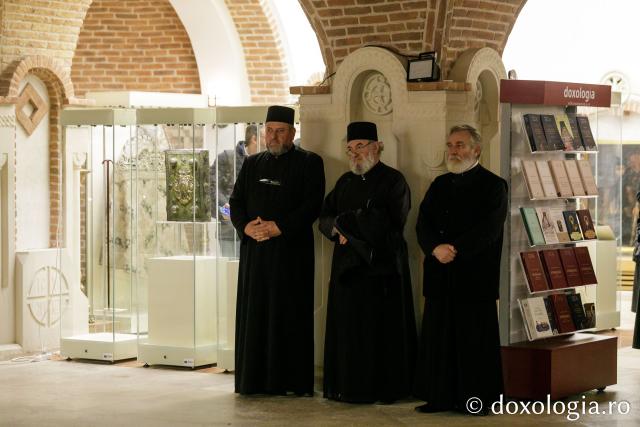 Expoziția de artă sacră „Rugăciune și paisianism” a încheiat Simpozionul Internațional dedicat Sfântului Paisie de la Neamț