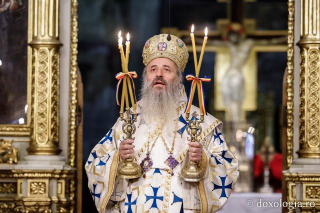 Starețul Efrem Vatopedinul, la Catedrala din Iași: „La taina Sfintei Liturghii, la care se dă în dar harul, mintea se deschide ca să priceapă scripturile”