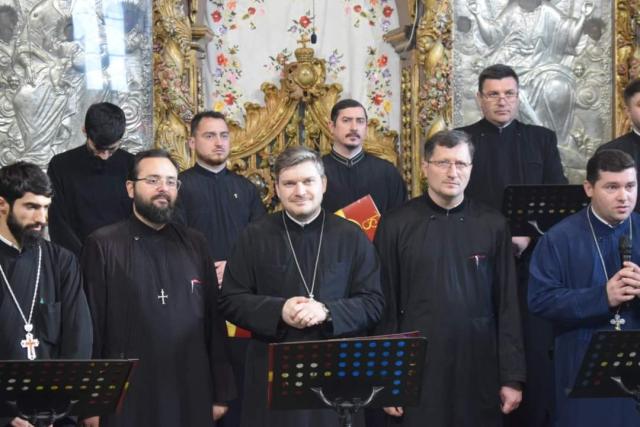 Bună dimineața în Colind de la Catedrala Arhiepiscopală din Roman