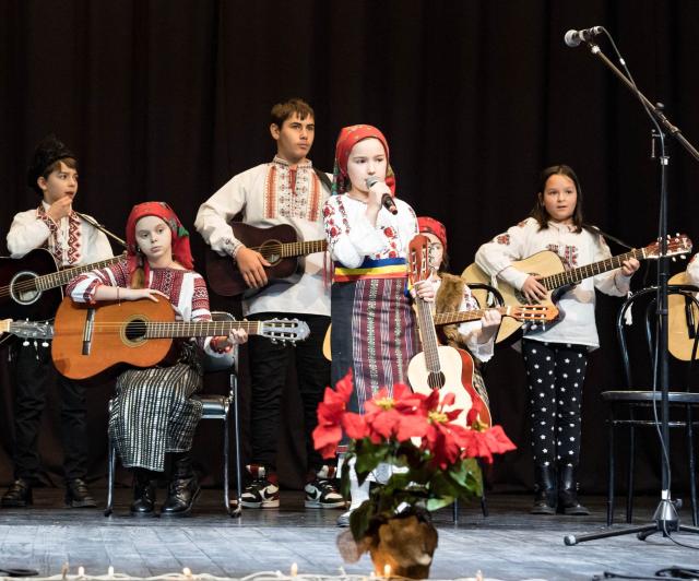 Concertul de colinde „Lumina lui Hristos” la Târgu Neamț