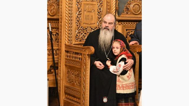 PS Ignatie: „Fiecare creștin, a cărui casă este colindată și în care se vestește Nașterea Domnului, se bucură de apelativul de «boier»”