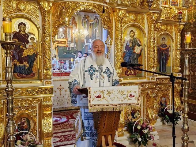 (Audio) „Sfântul Ierarh Nicolae – Sfântul Darurilor” – IPS Andrei