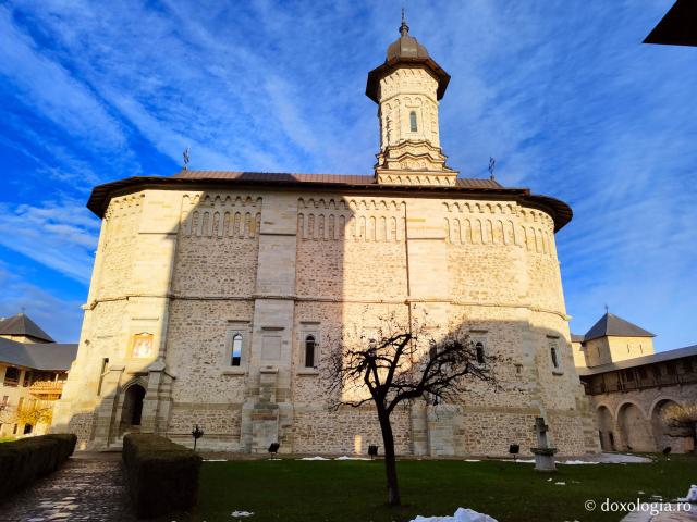 (Foto) Liniștea de la Mănăstirea Dragomirna