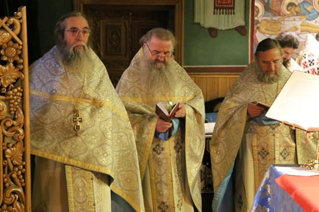 Părinții Cleopa Ilie, Ioanichie Bălan și Paisie Olaru au fost pomeniți la Mănăstirea Sihăstria
