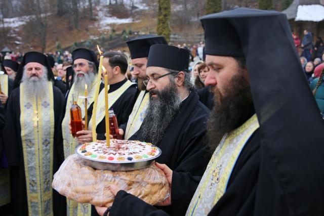 Părinții Cleopa Ilie, Ioanichie Bălan și Paisie Olaru au fost pomeniți la Mănăstirea Sihăstria