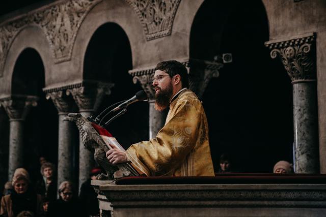 (Video) „Desfătare tainică în rugăciune” – PS Benedict