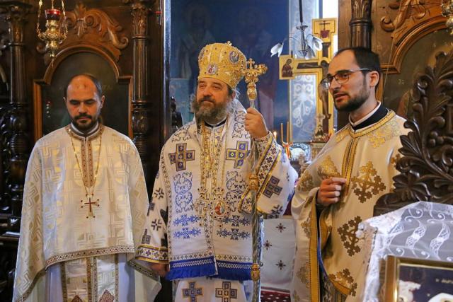 (Video) Slujbă arhierească și hirotonie la Parohia Izvoru Muntelui