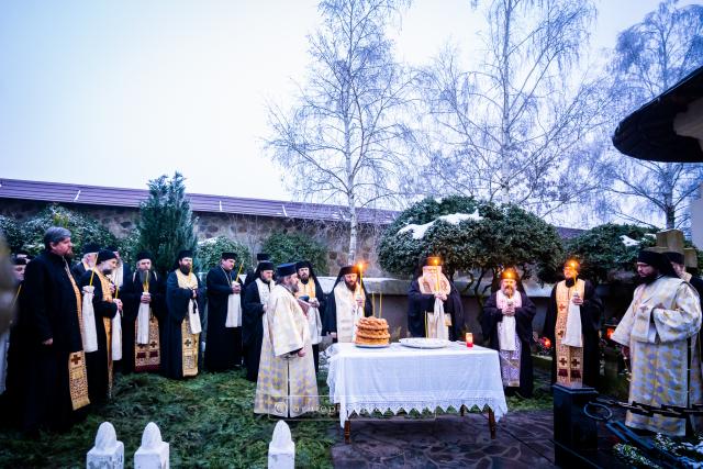 Parastas pentru Preasfințitul Părinte Gherasim Putneanul, la 18 ani de la trecerea la cele veșnice