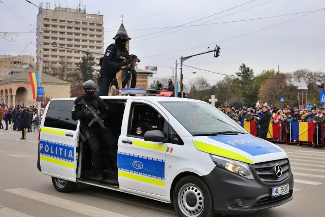 „Cum sunt eu în raport cu neamul meu?”, întreabă Părintele Mitropolit de Ziua Națională a României