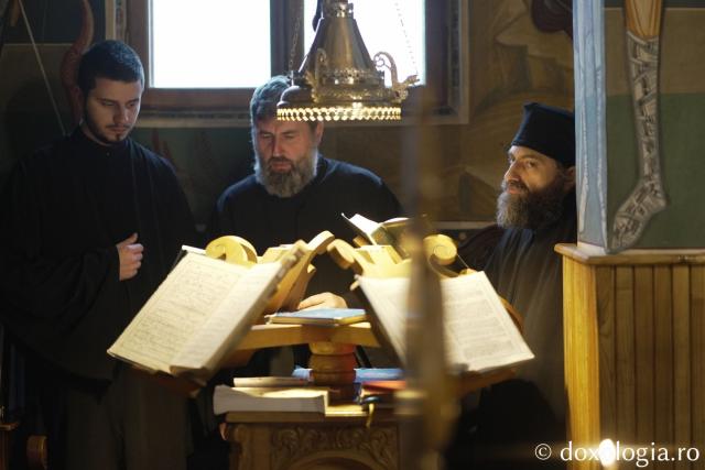 Părintele Episcop-vicar Nichifor Botoșăneanul, prezent de praznicul Botezului Domnului la Mănăstirea Horaița
