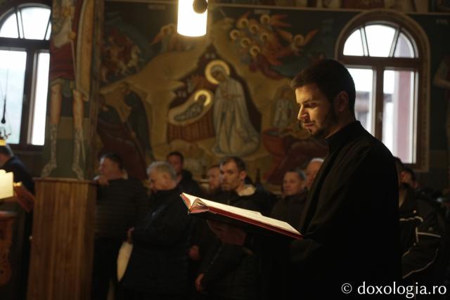 Părintele Episcop-vicar Nichifor Botoșăneanul, prezent de praznicul Botezului Domnului la Mănăstirea Horaița