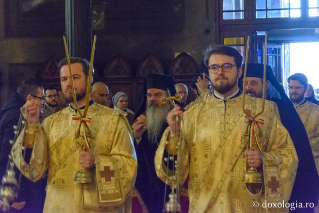 Sfinții Trei Ierarhi, sărbătoriți de studenții teologi ortodocși din capitala Moldovei