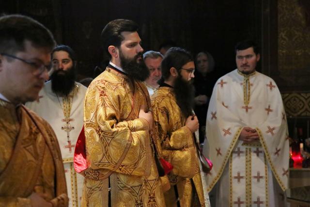 „Cei trei luminători mai mari” au fost cinstiți la hramul Mănăstirii „Sfinții Trei Ierarhi” din Iași