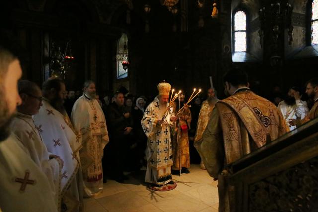 „Cei trei luminători mai mari” au fost cinstiți la hramul Mănăstirii „Sfinții Trei Ierarhi” din Iași