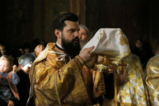 „Cei trei luminători mai mari” au fost cinstiți la hramul Mănăstirii „Sfinții Trei Ierarhi” din Iași