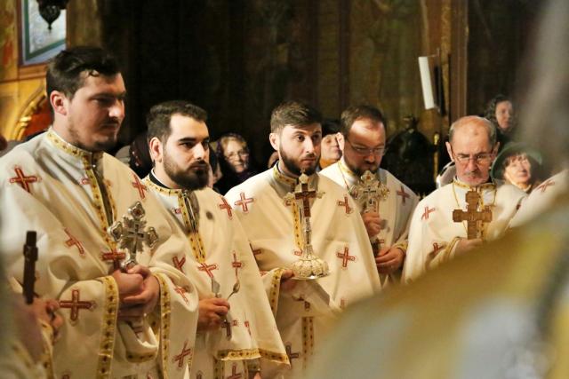 „Cei trei luminători mai mari” au fost cinstiți la hramul Mănăstirii „Sfinții Trei Ierarhi” din Iași
