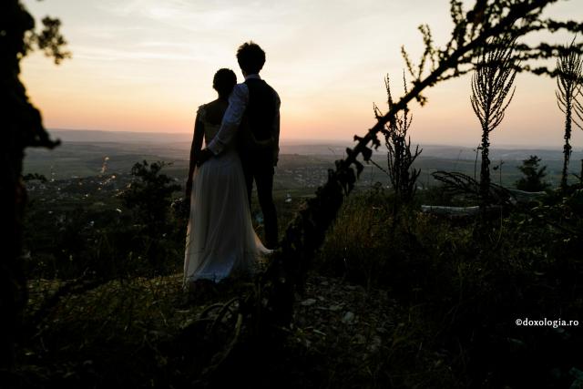 „Căsătoria înseamnă o dorință și o educație spre mântuire, având element sigur iubirea” – Pr. Arsenie Papacioc