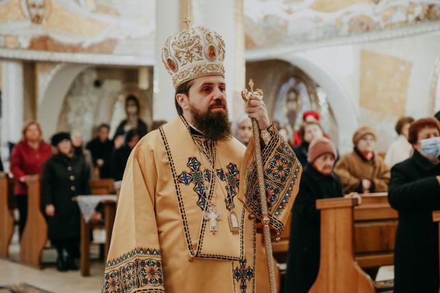 (Video) PS Benedict: „Creștea cu vârsta, cu înțelepciunea și cu harul” | Predică în ziua de Anul Nou 2023