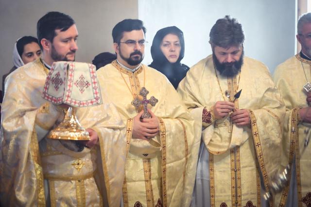 Preasfințitul Părinte Nichifor Botoșăneanul a slujit la Parohia ieșeană Holm