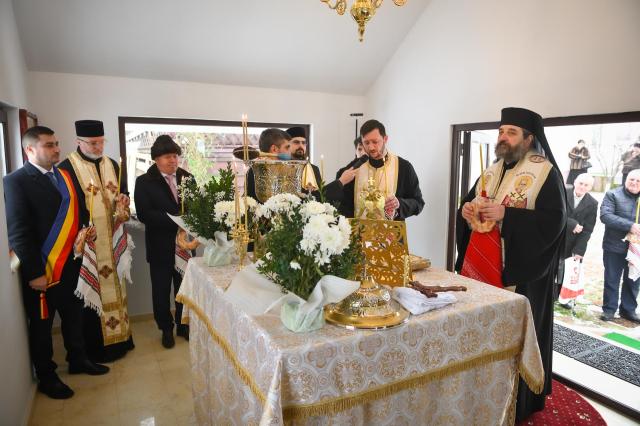 Preasfințitul Părinte Nichifor Botoșăneanul a slujit la Parohia ieșeană Holm