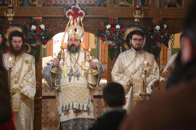 Preasfințitul Părinte Nichifor Botoșăneanul a slujit la Parohia ieșeană Holm