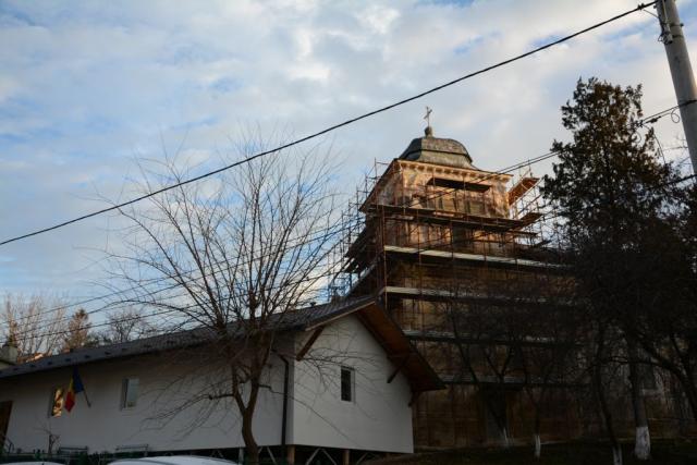 Sfinții Atanasie și Chiril sărbătoriți la Iași prin Liturghie arhierească