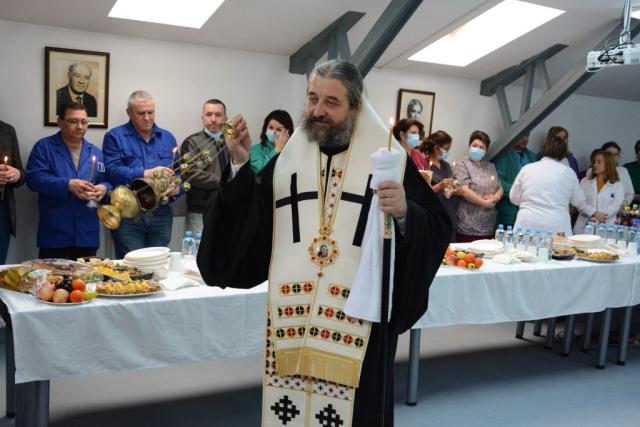 Sfinții Atanasie și Chiril sărbătoriți la Iași prin Liturghie arhierească