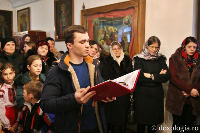O parohie închinată Sfintei Parascheva are, începând de astăzi, un nou slujitor