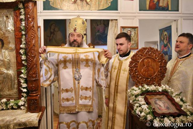 O parohie închinată Sfintei Parascheva are, începând de astăzi, un nou slujitor