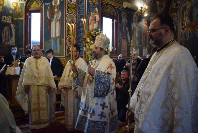 Medicii și pacienții spitalului din Pașcani l-au cinstit ieri pe Sfântul Ioan Botezătorul