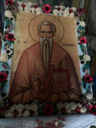 Parohia „Sfântul Haralambie” din Târgu Neamț și-a serbat ocrotitorul