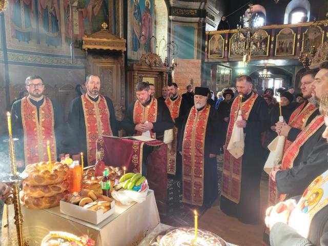 Parohia „Sfântul Haralambie” din Târgu Neamț și-a serbat ocrotitorul