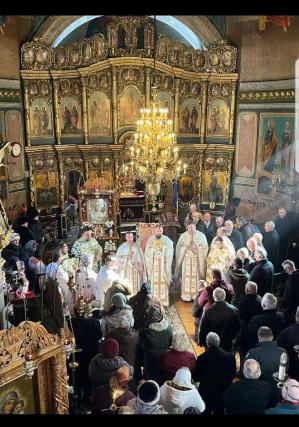 Parohia „Sfântul Haralambie” din Târgu Neamț și-a serbat ocrotitorul