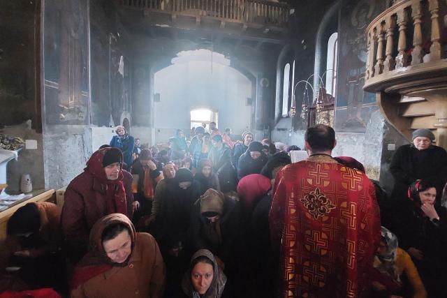 Sfântul Maslu de obște la parohia Rădeni - Neamț
