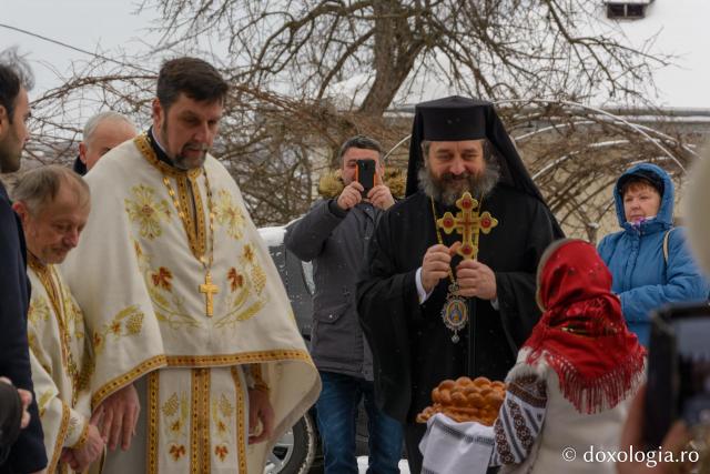 Slujire arhierească la Tătăruși-Uda: Parohia are, începând de astăzi, un nou preot paroh