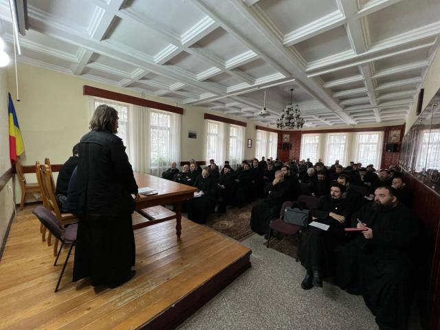 Preoții din Protopopiatul Pașcani au fost instruiți cum să recicleze și să colecteze selectiv