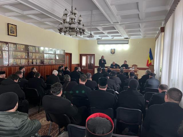 Preoții din Protopopiatul Pașcani au fost instruiți cum să recicleze și să colecteze selectiv