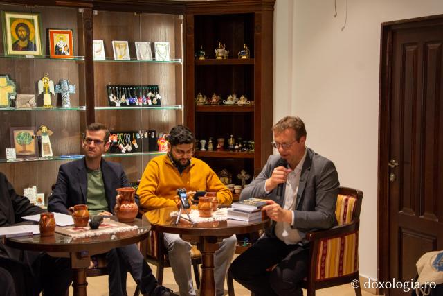 La Librăria Doxologia din Iași a avut loc lansarea volumului „Biserica și statul. Perspective diacronice asupra unei relații polivalente”
