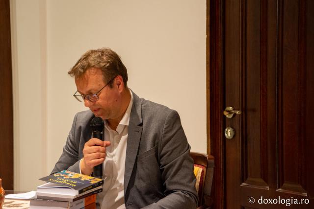 La Librăria Doxologia din Iași a avut loc lansarea volumului „Biserica și statul. Perspective diacronice asupra unei relații polivalente”