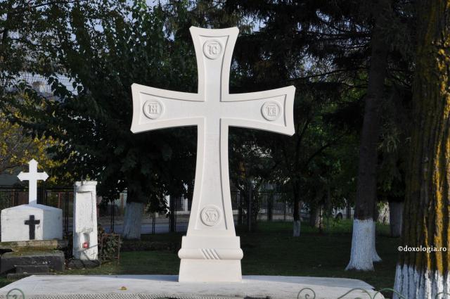 Sfânta Cruce – Arborele Vieții în tradițiile bisericești și populare