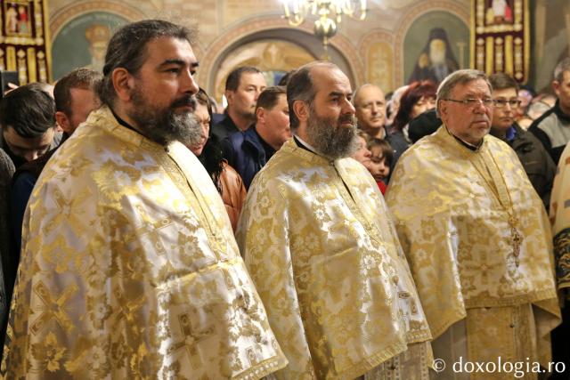Sărbătoarea Bunei Vestiri, la poalele Muntelui Ceahlău: Slujbă arhierească la hramul Mănăstirii Durău