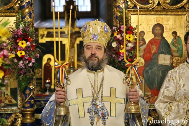 Sărbătoarea Bunei Vestiri, la poalele Muntelui Ceahlău: Slujbă arhierească la hramul Mănăstirii Durău
