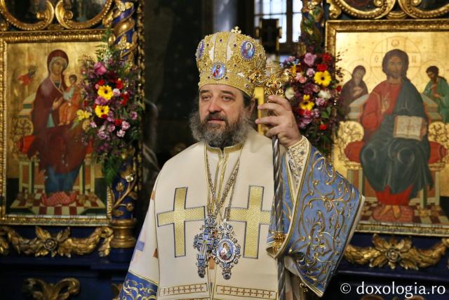 Sărbătoarea Bunei Vestiri, la poalele Muntelui Ceahlău: Slujbă arhierească la hramul Mănăstirii Durău