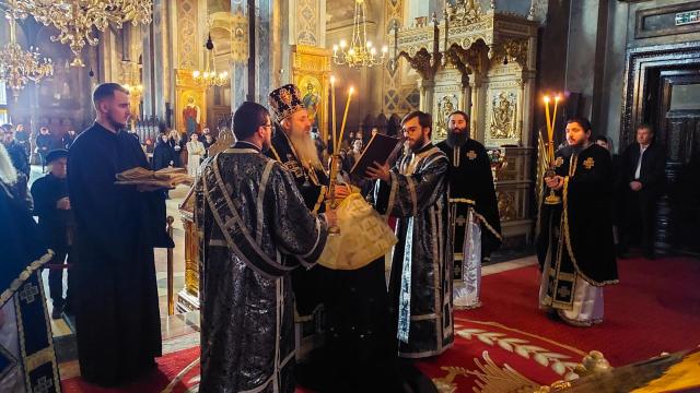 IPS Teofan a săvârșit Liturghia Darurilor mai înainte sfinţite la Catedrala Mitropolitană din Iaşi