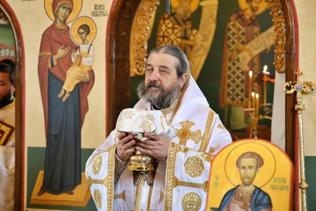 Eveniment inedit la Parohia Valea Racului: a fost hirotonit noul paroh, iar fetița lui a fost botezată de PS Nichifor Botoșăneanul